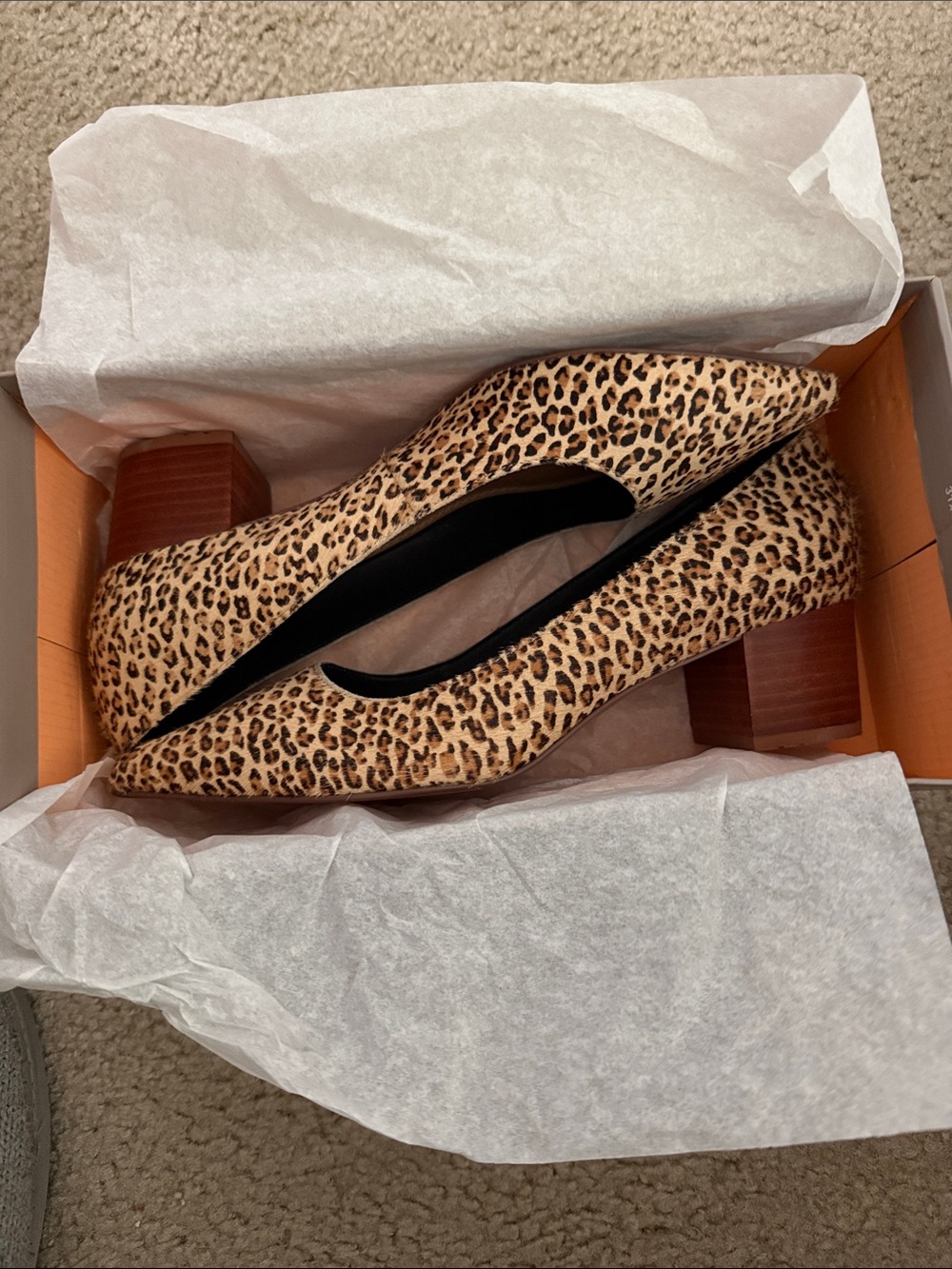 New Women’s Crown Vintage Leopard Print Block Heel Pumps - Tan/Black Sz 9.5.